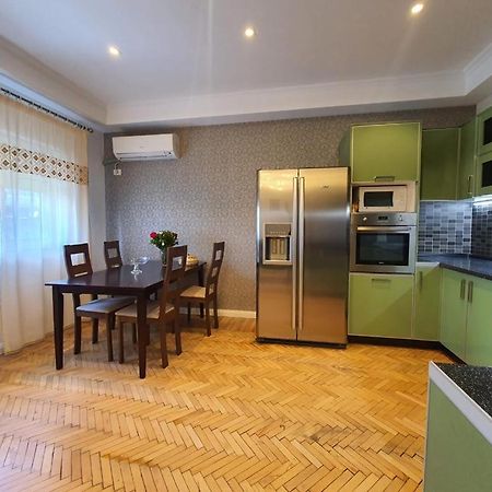 Noemi Apartment Tirana Zewnętrze zdjęcie