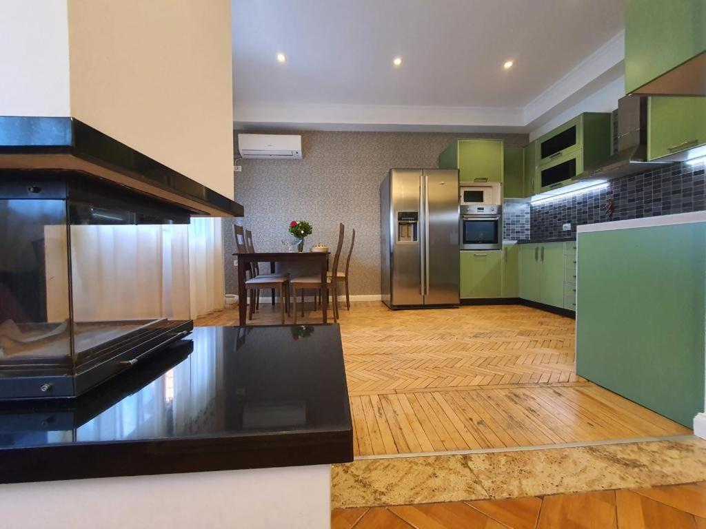 Noemi Apartment Tirana Zewnętrze zdjęcie